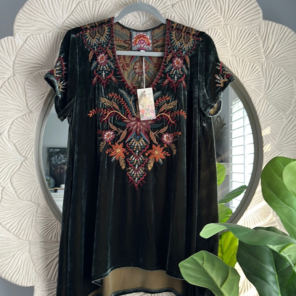 Johnny Was NWT - Aivita Velvet Drape Top - Size M